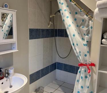 Aldermaston Wharf Apartment | The Pheasantry - guest house in beautiful rural location