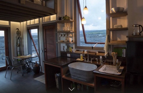 Kalapana Apartment | The Phoenix House - Epic Tiny Home GEM on Volcanic Lava Field