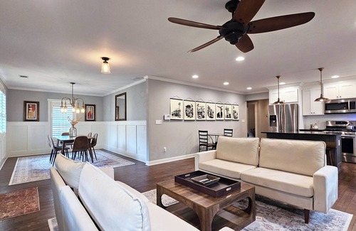 East Side House | The Piña Colada; Cozy & Spacious, 3BR/3Full Bath Home in Grant Park/Atlanta!