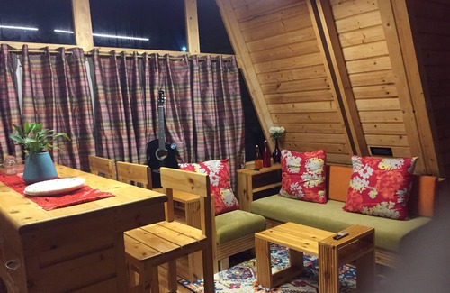 Kanathur Ski Chalet | The Pine Homes - Chalet: Utandi Beach ECR