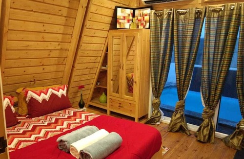 Kanathur Ski Chalet | The Pine Homes - Chalet: Utandi Beach ECR
