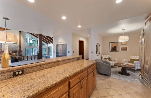 Kingswood Estates House | The Pinecrest Retreat