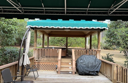 Rockledge House | “The Pines Homestead” Secluded Retreat Home with its own five acre lake.