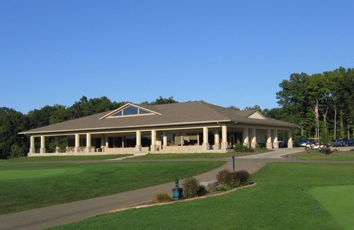 Apple Valley Condo | The Pines of Apple Valley, Guest passes for Pools & Beaches available for a fee