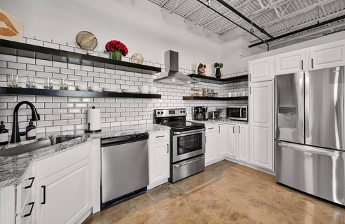 Brazos Condo | The Pink Cheetah, Luxury Condo in Downtown Waco