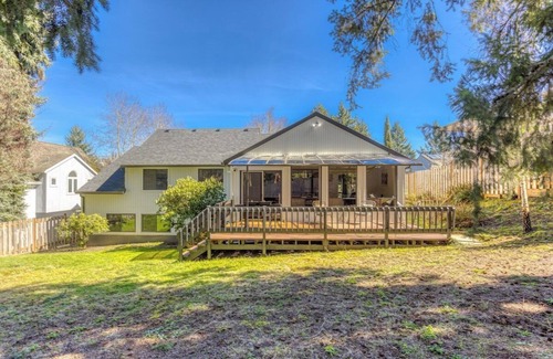 West Linn House | The Pink Door - Eclectic West Linn Gem
