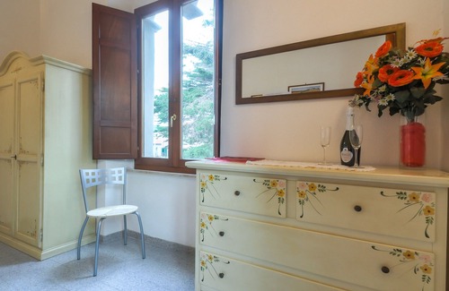Bosa Marina Villa | The Pink Palace Whole Villa, sleeps 16, 100m from lovely sandy beach