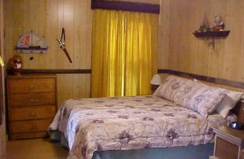 Henderson Cabin | The Pirate's Den