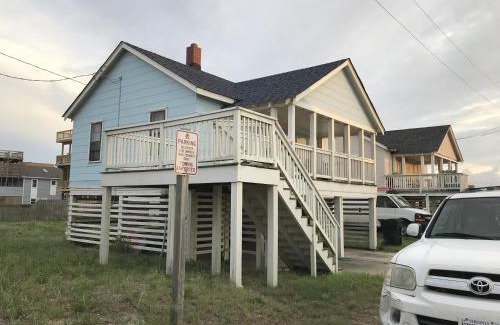Kitty Hawk House | The Pirates' Retreat cottage