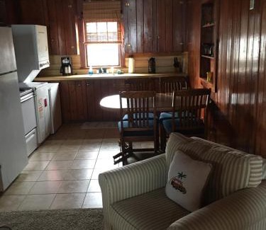 Kitty Hawk House | The Pirates' Retreat cottage