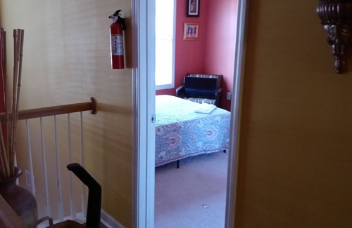 Hiram House | The Place to Bee: with continental breakfast