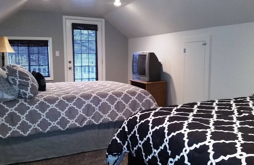 Jefferson House | The place to stay when visiting Greene County!