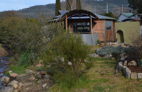 Tawonga South Cabin | The Pod- romantic getaway with amazing views