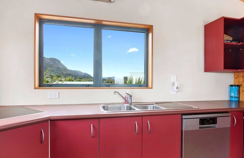 Pohara Cottage | The Pohara Tide - Pohara Holiday Home