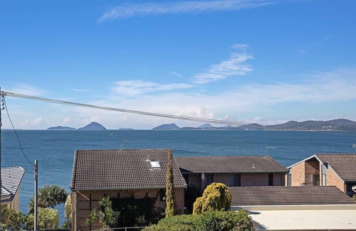 Soldiers Point Apartment | The Point, 5, 5-7 Mitchell Street large balcony with great water views