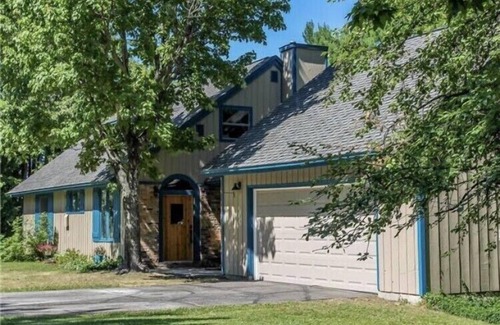 Munising House | The POINT and Cottage - Lakefront property with spectacular views!