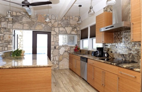 Port Howe House | THE POINT HOUSE, OCEANFRONT, PRIVATE POOL, 5 ocean view bedrooms