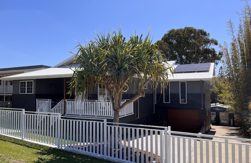 Scotts Head House | The Pondok- This is a brand new property!!! Luxury Beach House in Scotts Head