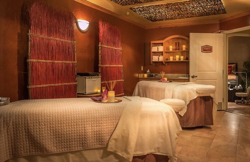 Zermatt Hotel | THE POOL IS OPEN! ZERMATT RESORT DOUBLE QUEEN SUITE (SLEEPS 4)! (#231)