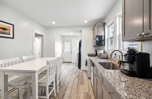 Hampton Apartment | The Porch | Ocean Views | New Design | A/C