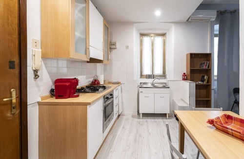 Roiano-Gretta-Barcola-Cologna-Scorcola Apartment | The Postcard - Cozy APT near the Central Station