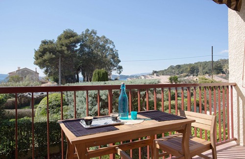 Le Pradet Apartment | THE PRADET Appart 4 pers sea view beach 50m