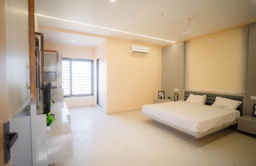 Rajpipla Hotel | The Pramukh 2