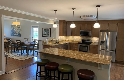 Seneca House | THE Premier Clemson/Seneca Lake Home
