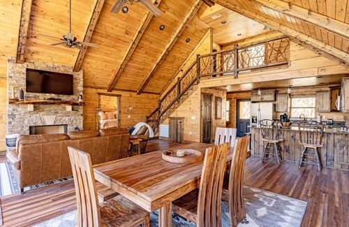 Topton Cabin | The Preserve Mountain Getaway Cabin is secluded in the Great Smokey Mountains just minutes away from Lake Nantahala!