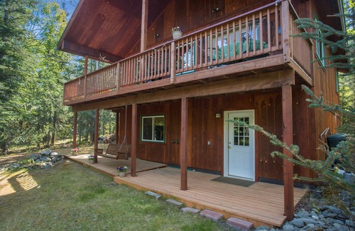 Cooper Landing House | The Price is Right at the Starbright House: Cheery & Quiet Family Home