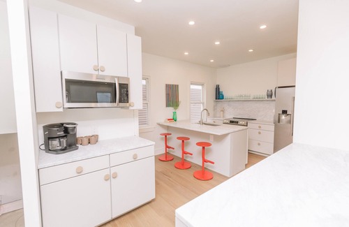 Detroit - Shoreway House | The Primary - A modern home inspired by art and color