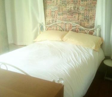 Splott House | The Principality 2 Singles Bedroom