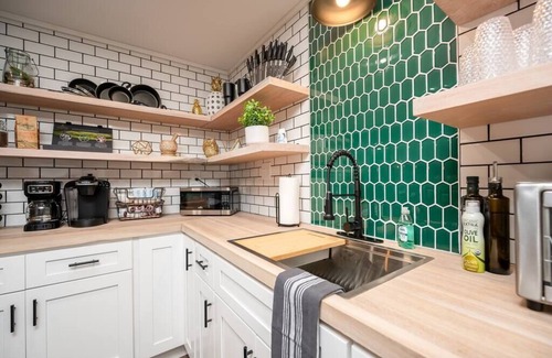 Turkey City House | The Propless Retreat