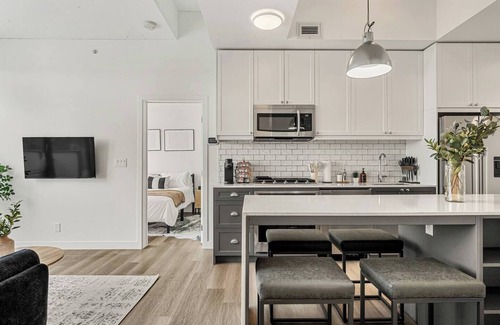 Sunnyside Apartment | The Pulse - Central unit in Kensington!