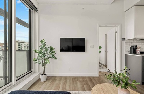 Sunnyside Apartment | The Pulse - Central unit in Kensington!