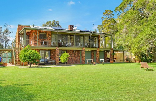 Dunbogan House | The Punt House - riverfront ramp access