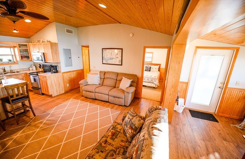 Donalsonville House | The "Q'whack Shack" on the Beautiful Lake Seminole with dock and boat storage