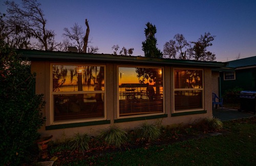 Donalsonville House | The "Q'whack Shack" on the Beautiful Lake Seminole with dock and boat storage