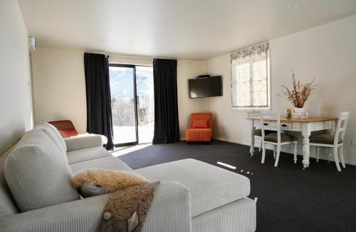 Marlborough Cabin | The Quarters at Middlehurst Station