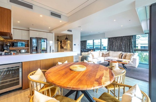 Auckland Central Business District Apartment | The Quays - Auckland Viaduct