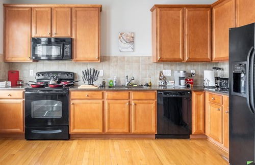 Charlotte House | The Queen City's Lenox | WFH Ready