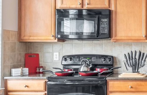 Charlotte House | The Queen City's Lenox | WFH Ready