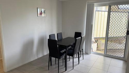 Collingwood Park House | The Queen Nest Family House Unit 2