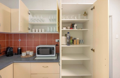 West Gladstone Apartment | The Queenslander - Stone's Throw from City Centre and Gladstone Hospital