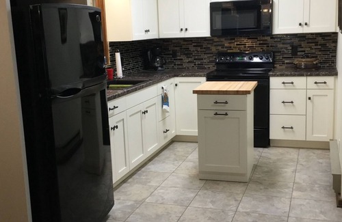 Sturgeon Bay House | The Quilted Log, a cozy, compact cabin In the woods, very clean, perfect for 4-6