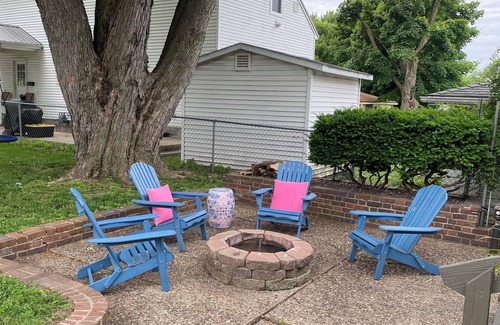 Quincy House | The Quincy Cottage.centrally located in the heart of Quincy, Illinois!