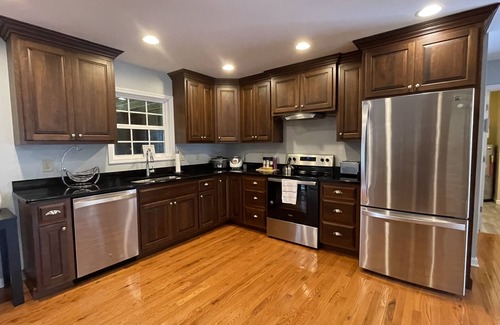Dalton House | The Quintana Home - EV Charger, Pets, Long-Term