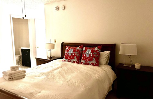 Greencastle House | The Ranch @DePauw University. Located in the heart of campus w/ a large yard.