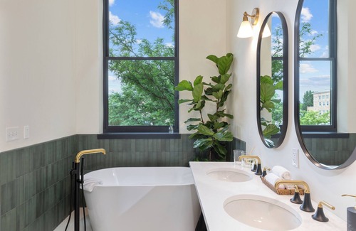 Montrose Hotel | The Rathbone Hotel