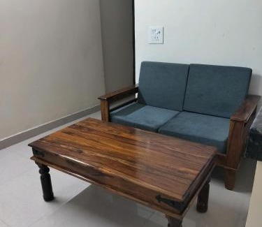 Sainik Farm Apartment | The Raveesh Apartment B6